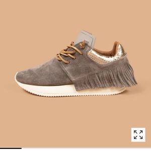 ESSEutESSE fringe sneakers size 36